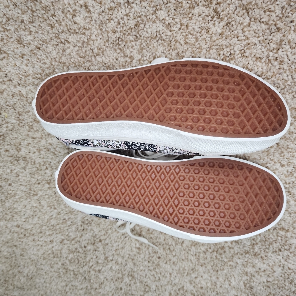 New Vans Old Skool Patchwork Floral Sneakers In B… - image 3